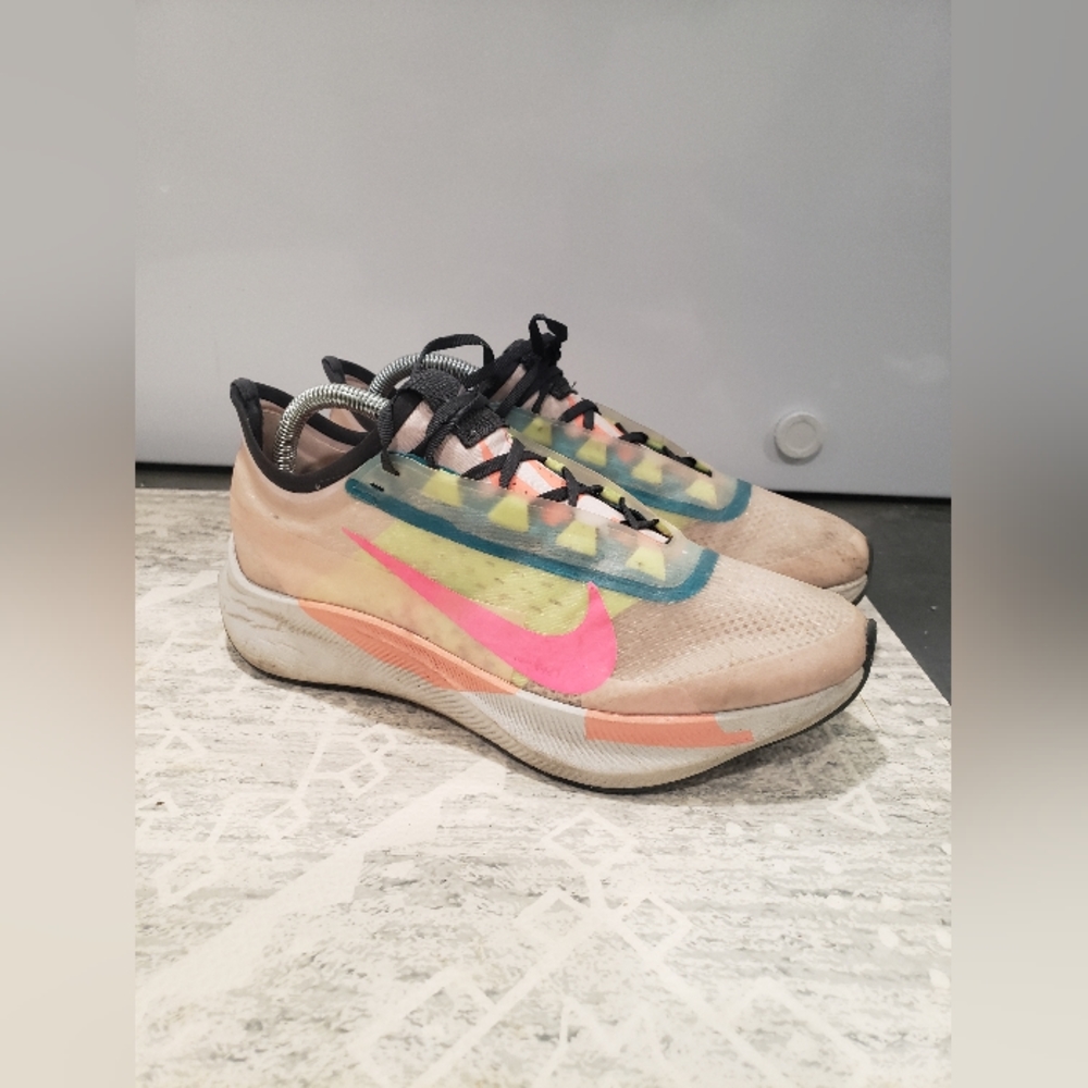 Nike zoom fly 3 premium sz 9